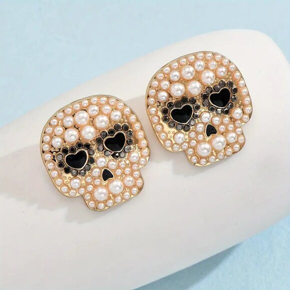 NEW! FAUX Pearl BEADED SKULL EARRINGS - Picture 1 of 7